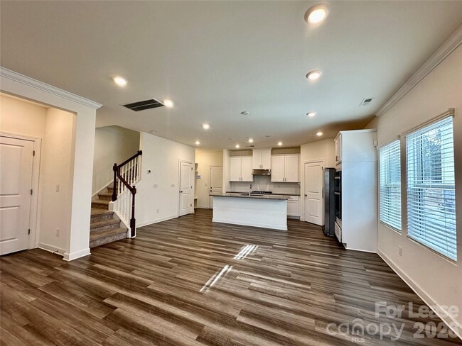 Building Photo - 410 Cranford Dr