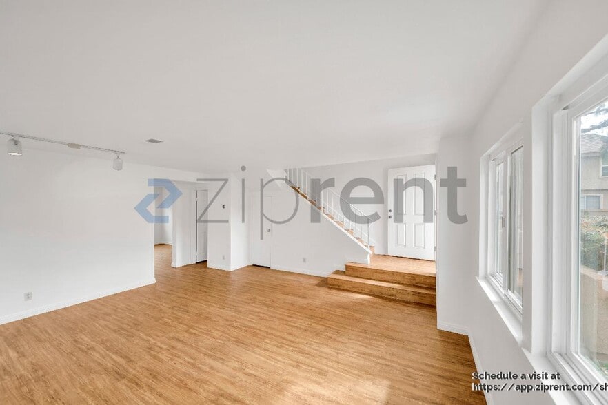 Building Photo - 12526 Pinehurst St