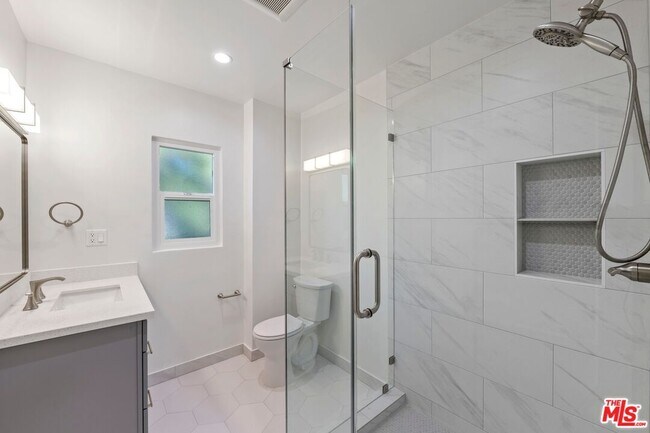 Building Photo - 1248 N Crescent Heights Blvd
