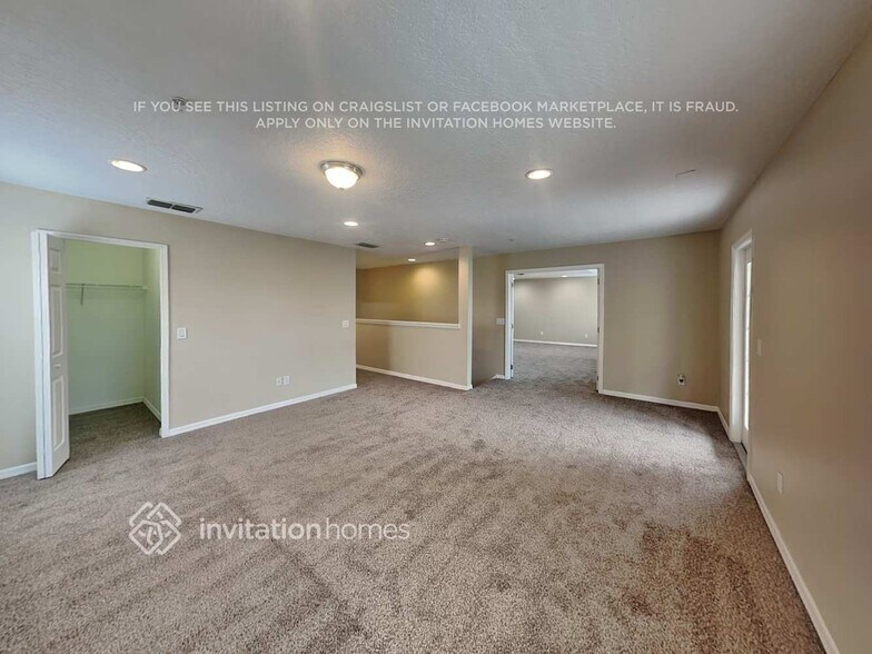 Building Photo - 9730 Moss Rose Way