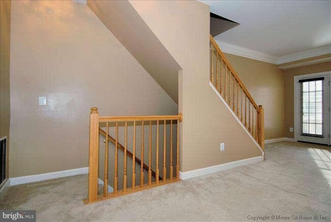 Building Photo - 6707 Royal Thomas Way