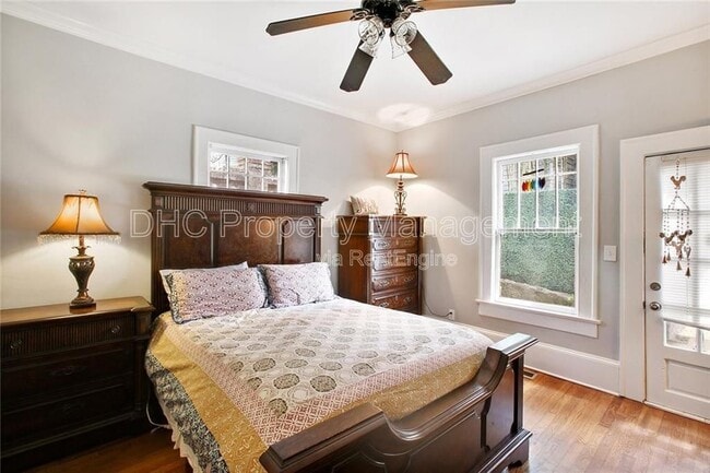 Building Photo - 939 Euclid Ave NE