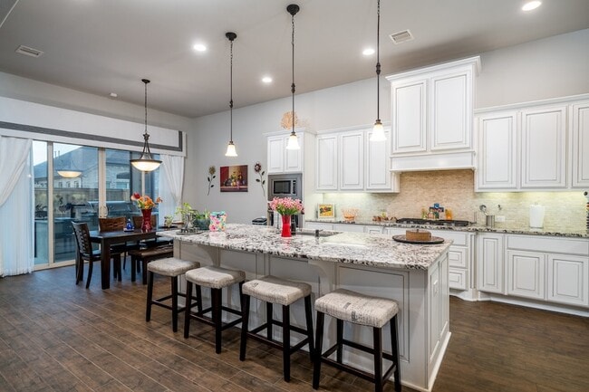 Building Photo - 10410 Southern Hawker