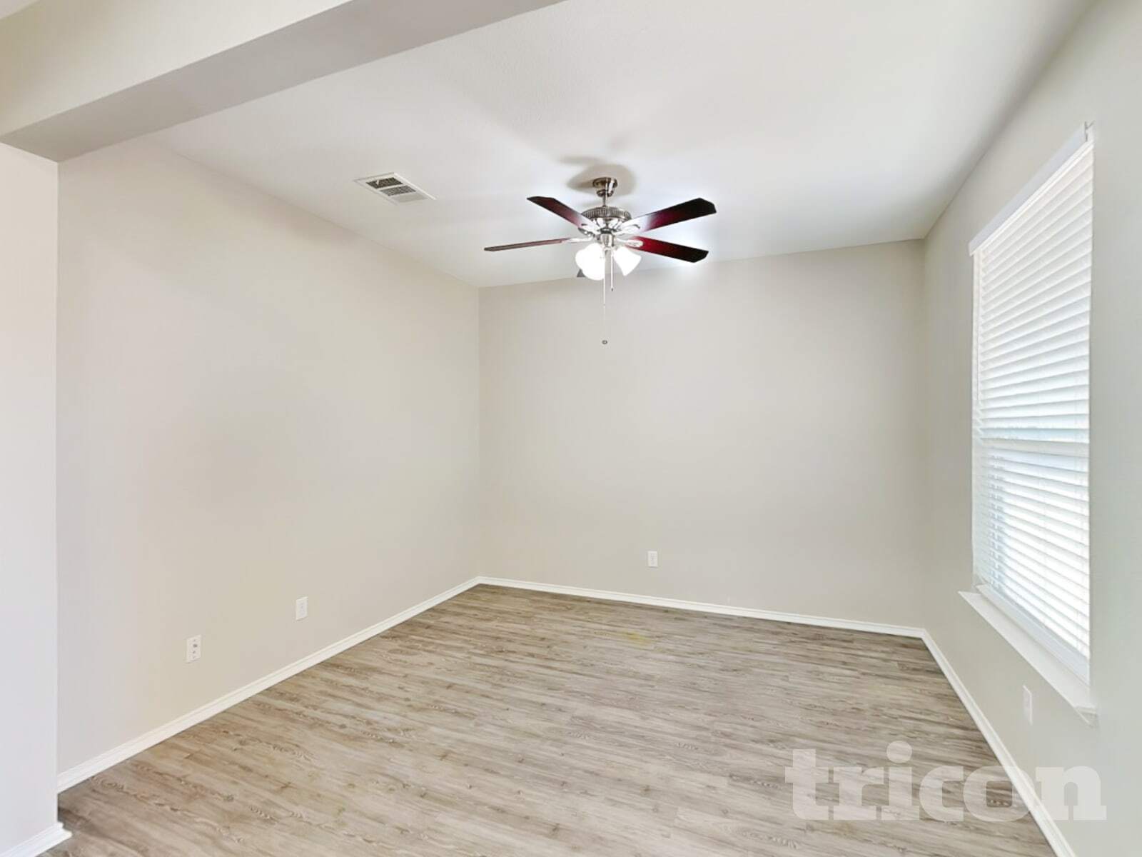 Building Photo - 304 Wooded Way