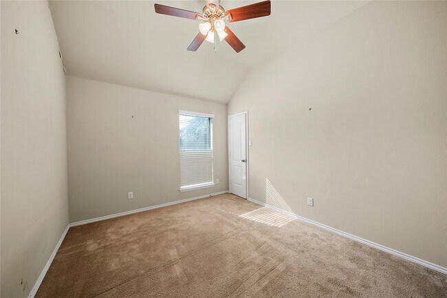 Building Photo - 2801 Enchanted Lake Dr