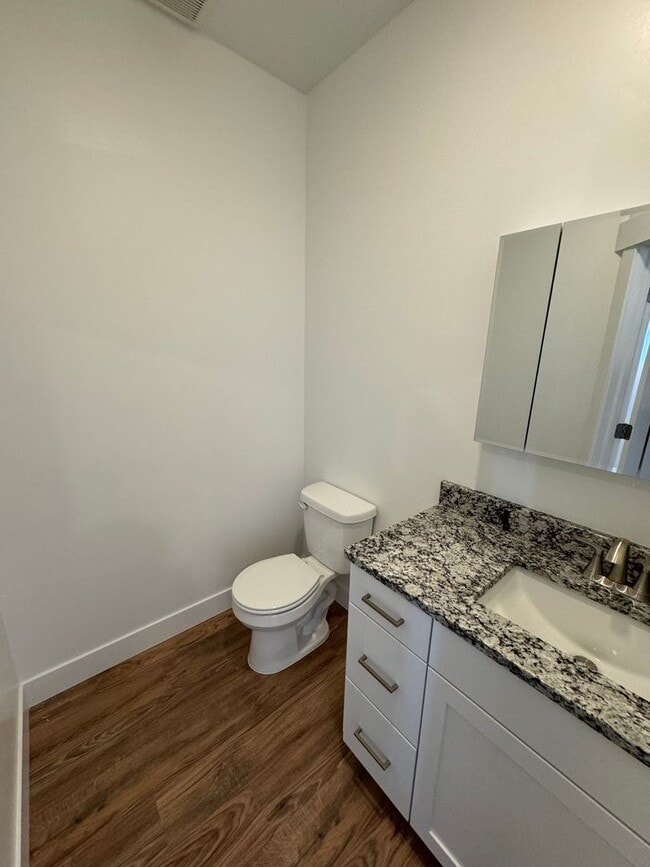Building Photo - Modern 2-Story Town Home for Rent in Sugar...