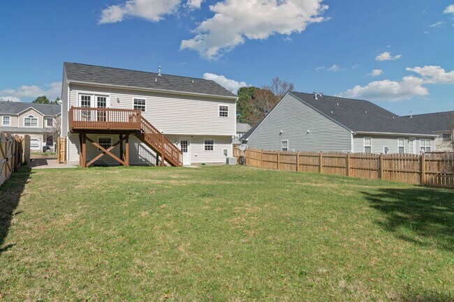 Building Photo - Renovated Split-Level Home in Hope Valley Farms