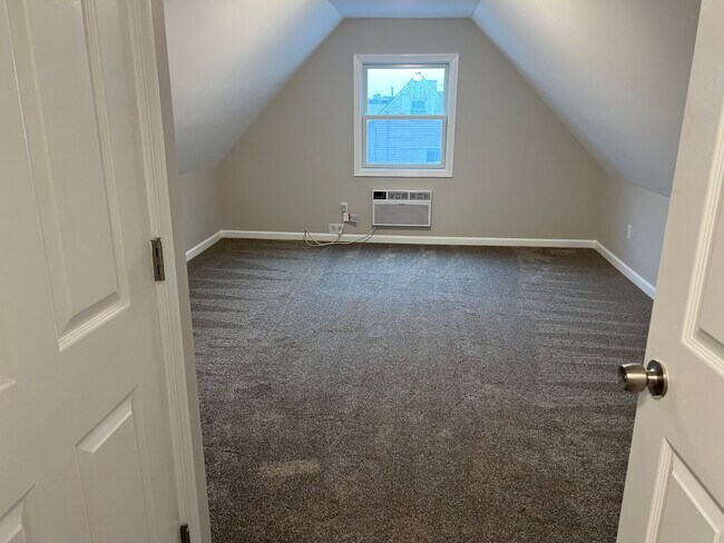 Upstairs Bedroom 3 - 121 Marshall Dr