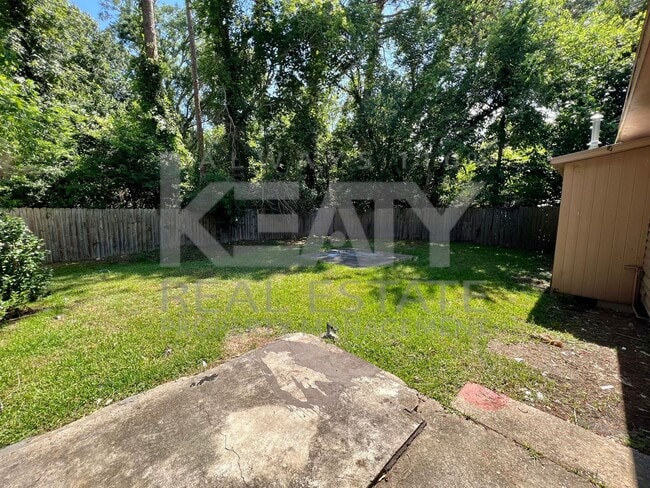 Building Photo - COMING SOON! 3 Bedroom, 2 Bathroom Home of...