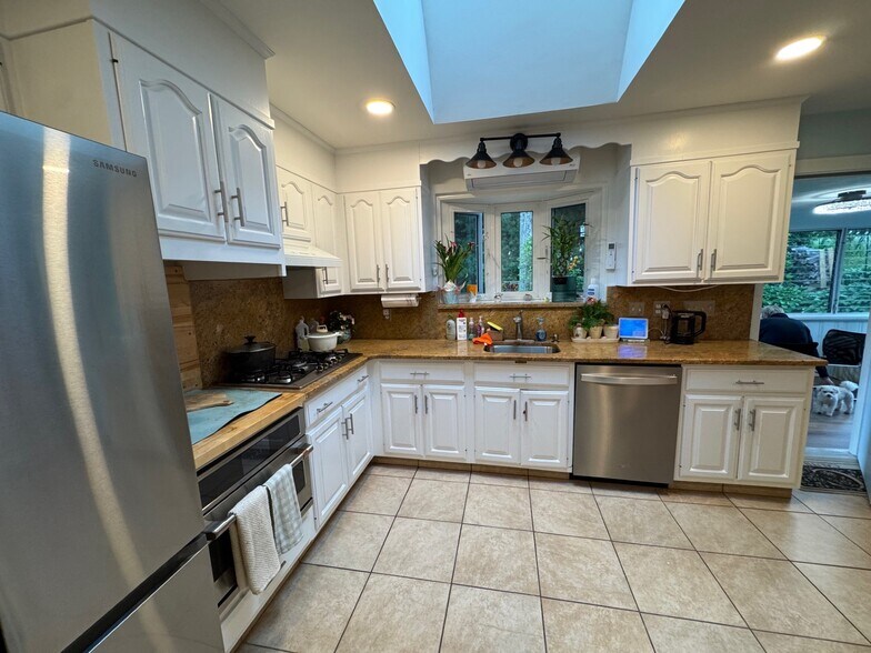 Kitchen5 - 6 Reservoir Ave