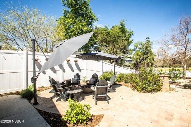 Building Photo - Beautiful Wine Country Home