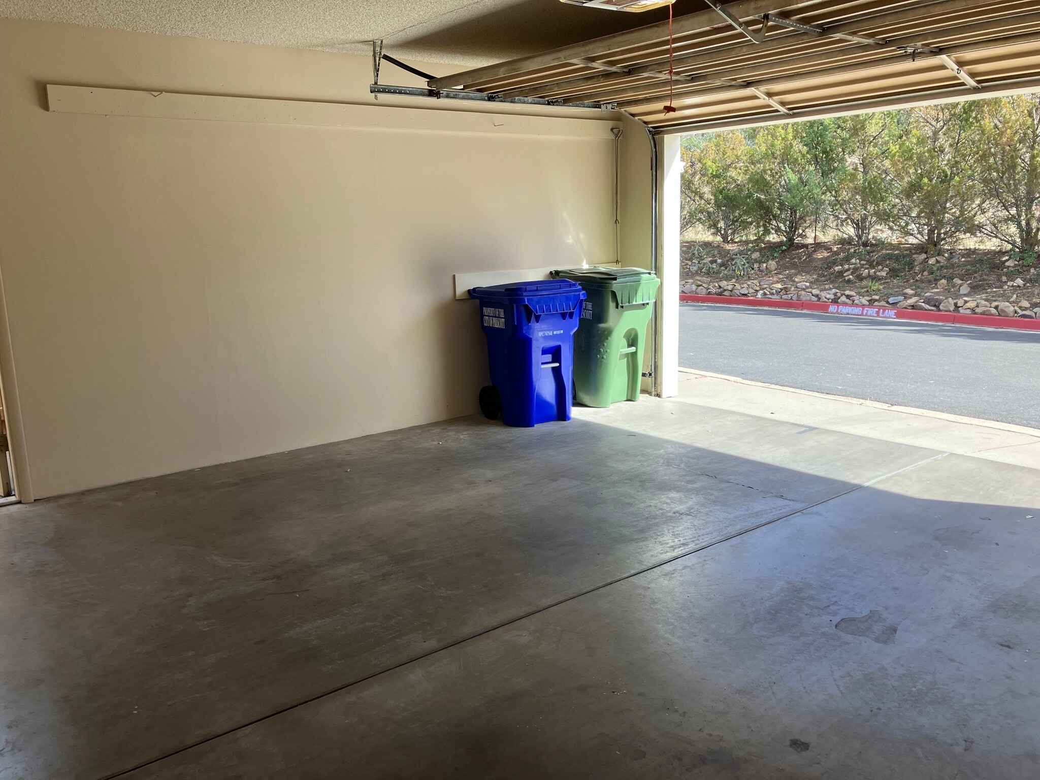 2 Car Garage - 345 Rim Rock Cir