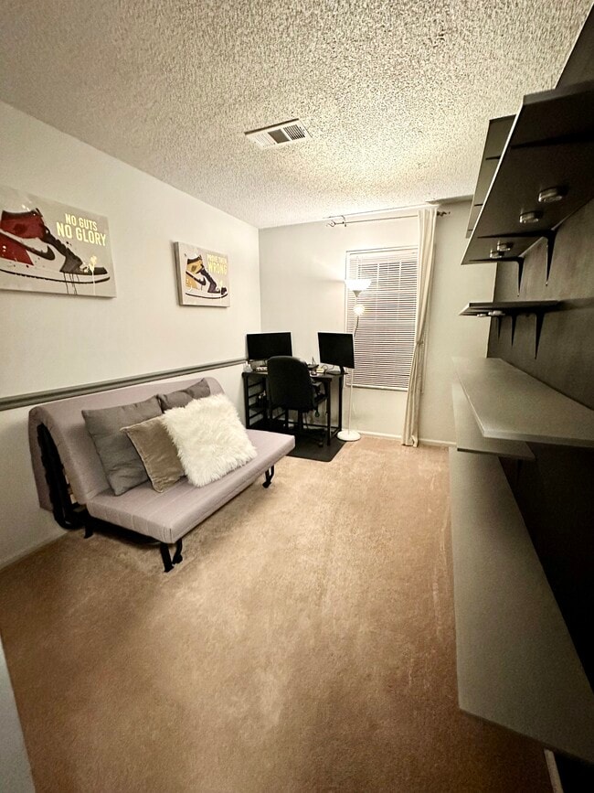 Bedroom - 1119 Huntmaster Ter NE