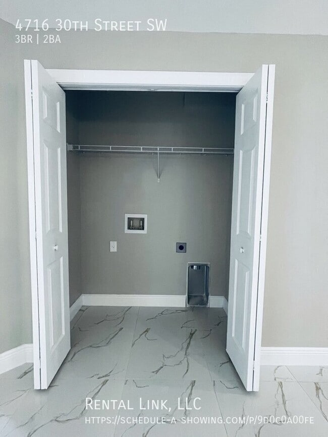 Building Photo - 4716 30th St SW