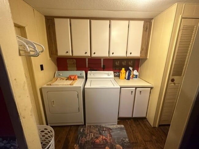 Building Photo - Nice 3 bedroom 2 Bath