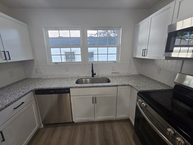 Building Photo - "Newly and beautifully remodeled 3-Bed home on Denmark Street!"