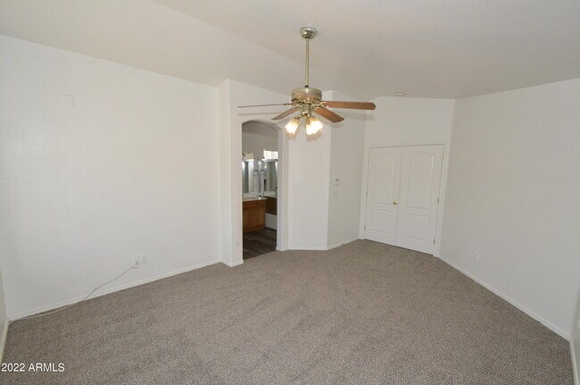 Building Photo - 1078 W Heather Ave