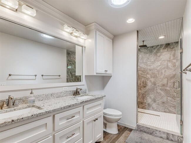 Building Photo - 801 Rock Hollow Rd