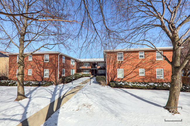 Building Photo - 129 W Franklin Ave