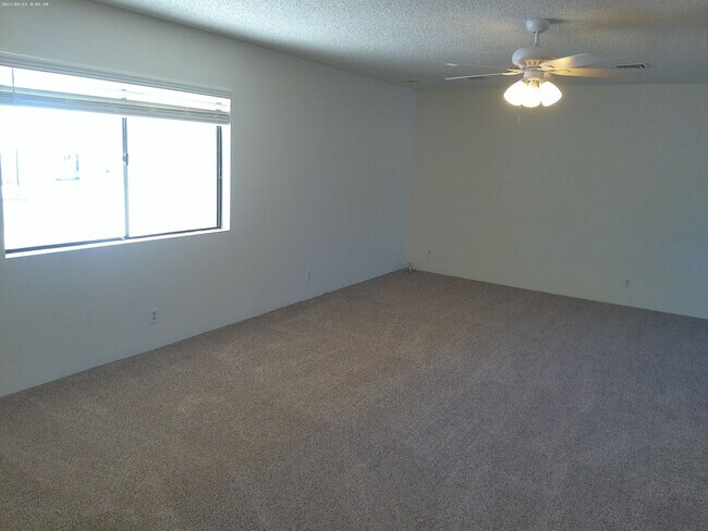 Building Photo - Spacious 3 Bedroom, 3 Bathroom Home with Bonus Room & 2-Car Garage – $1,900/month