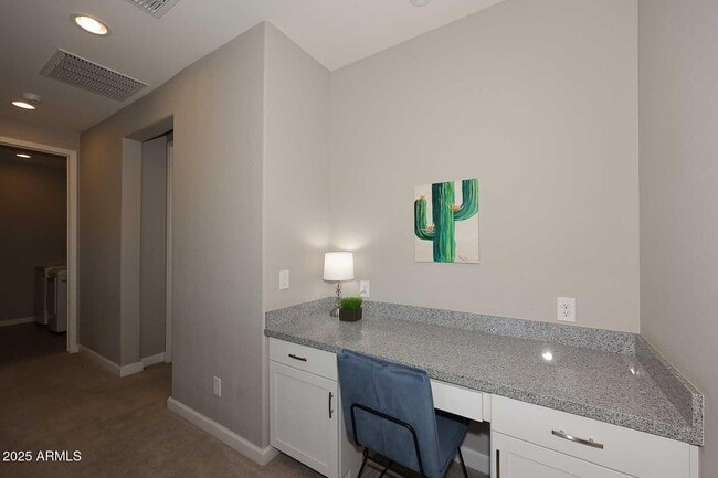 Building Photo - 10072 E Bell Rd