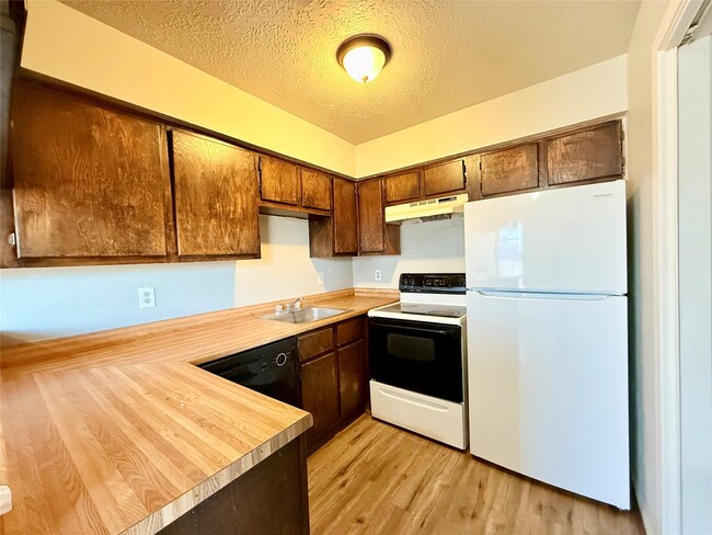 Building Photo - 705 Ruth Ct