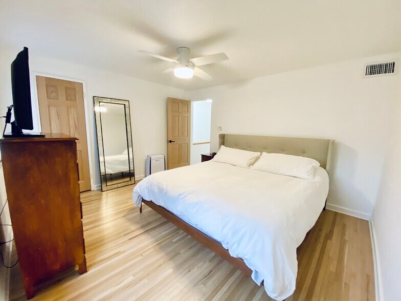 Building Photo - 1845 Northwest Ct