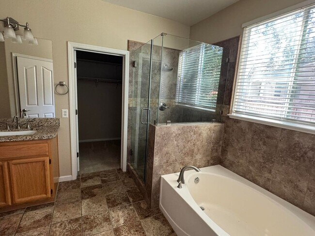 Building Photo - Home for Rent in Carmichael, CA