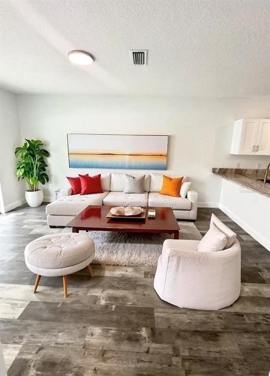 Building Photo - 528 Kilimanjaro Dr