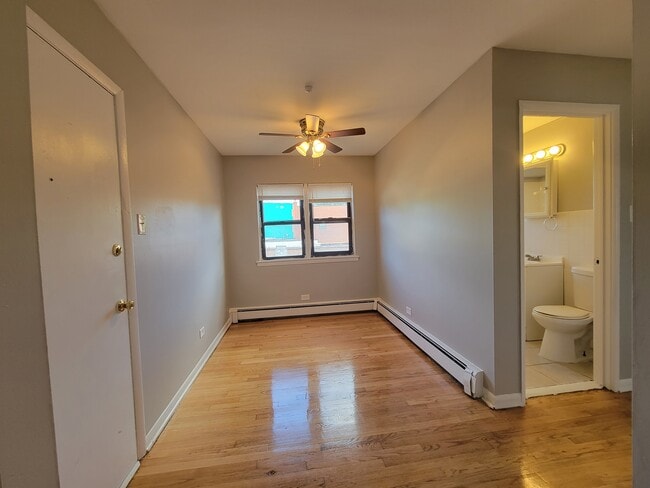 Building Photo - 8701 S Clyde Ave