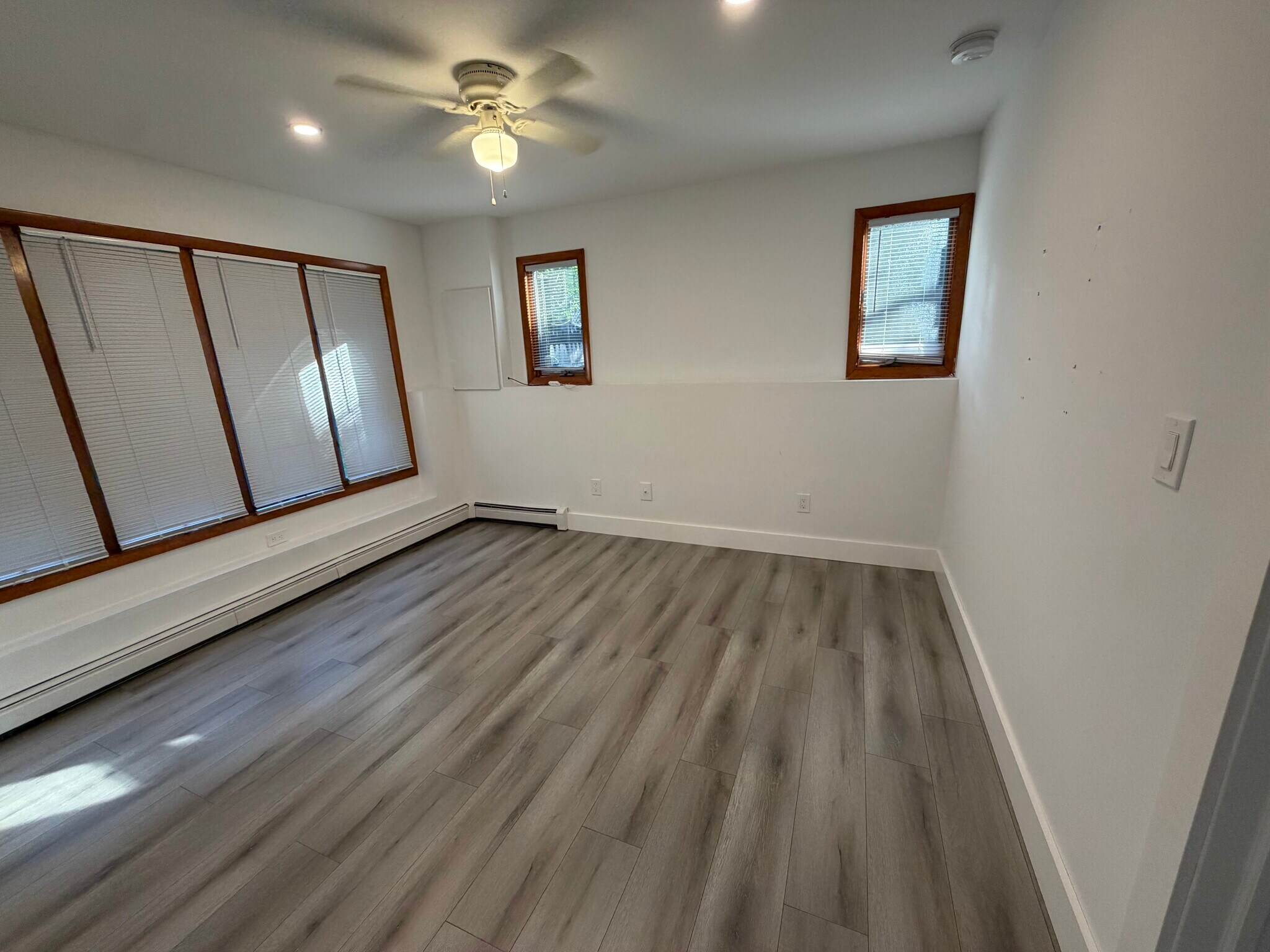 Building Photo - 74 Hempstead Dr