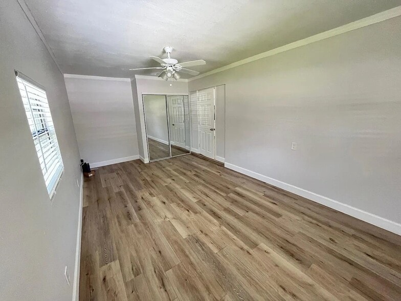 Building Photo - 6562 Redwood Oaks Dr