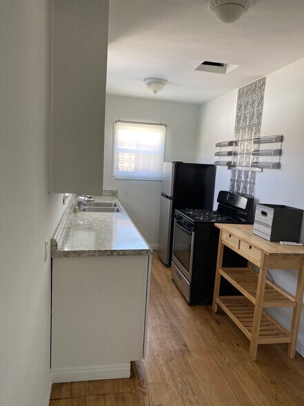 KITCHEN - 12447 Walsh Ave