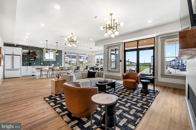 Building Photo - 1010 Admiral Ln