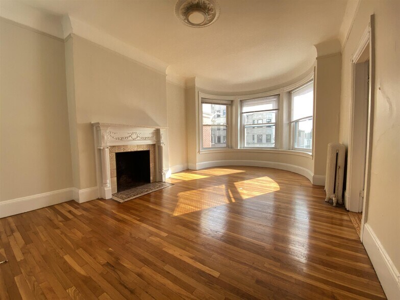 Building Photo - 863 Massachusetts Ave