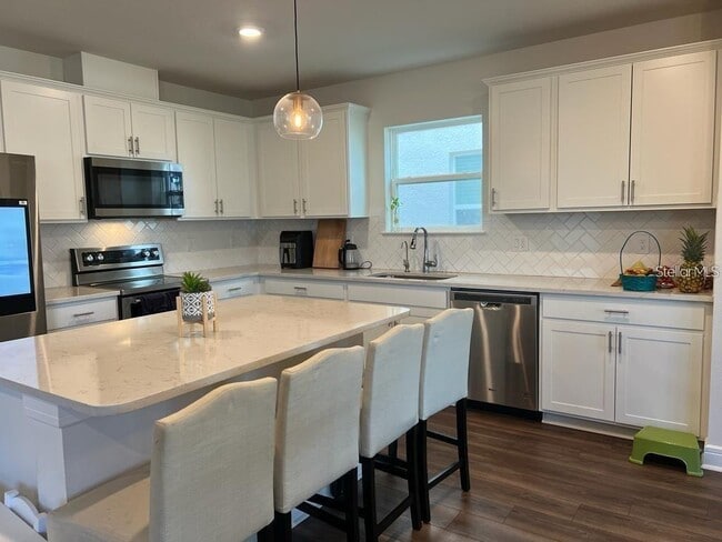 Building Photo - 30555 Thunderbird Dr