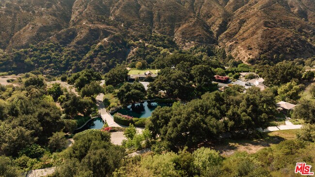 Building Photo - 3100 Mandeville Canyon Rd