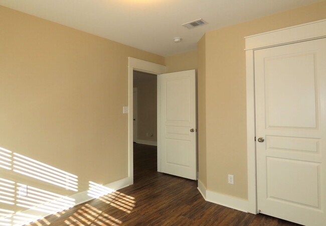 Building Photo - South Tyler! Stunning 5 Bedroom, 3.5 Bath ...