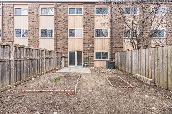 Building Photo - 432 Skokie Blvd