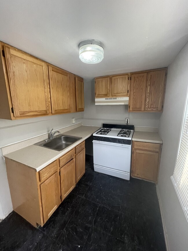 Building Photo - 2828 W Clementine St