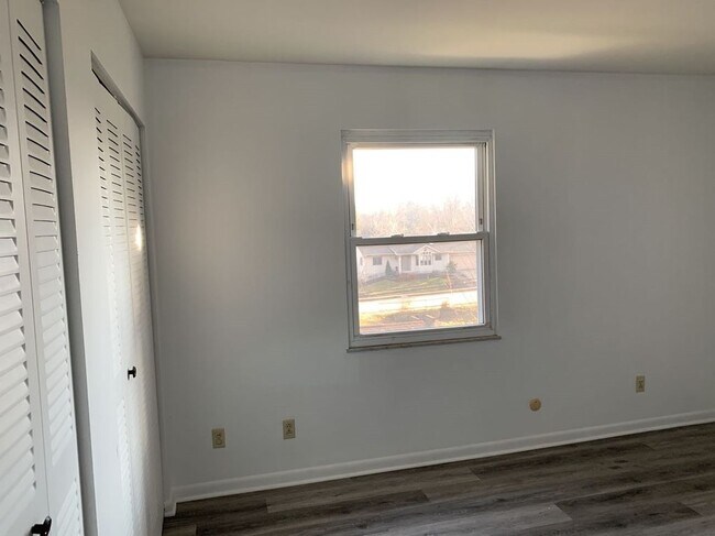 Building Photo - 1635 S Dorchester Dr