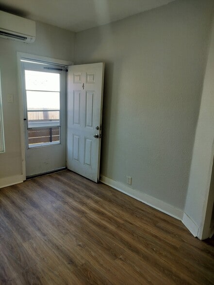 Building Photo - 1321 35th St