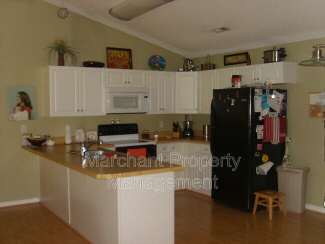 Building Photo - 210 Abigail Ln