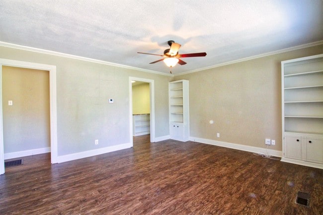 Building Photo - 303 N 43rd St