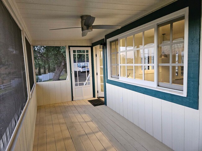 Building Photo - 1219 Deer Trail Ln