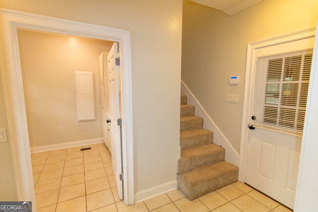 Building Photo - 906 Monarch Cir