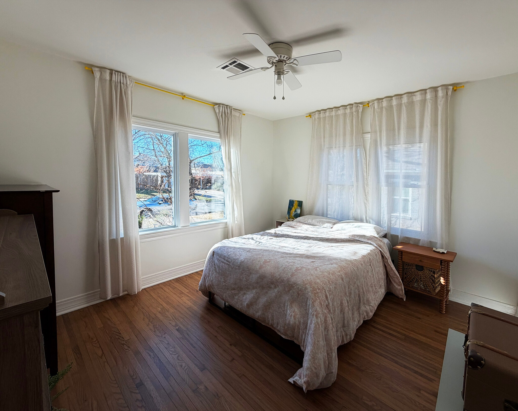 Building Photo - 2023 E 14th Pl