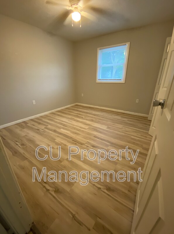 Building Photo - 333 S Steffler St