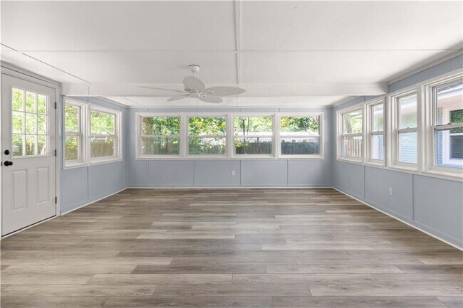 Building Photo - 3120 Willow Ave