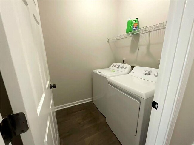 Building Photo - 2882 Cross Creek Dr